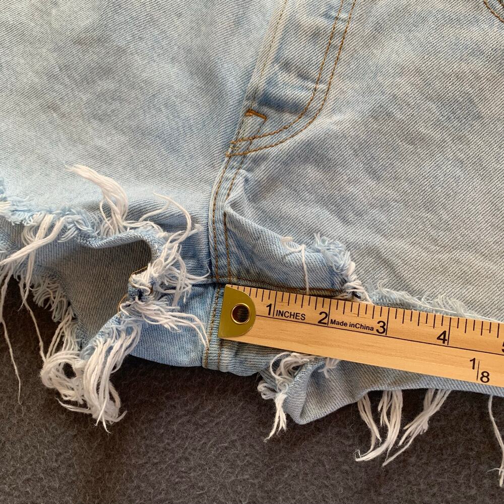 Levi's 501 Button Fly Denim Cut Off Shorts Raw Hem Frayed Light Wash Size 27 - Picture 9 of 9